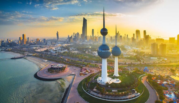 أعلنت وكالة الأنباء الكويتية الرسمية أن البلاد ستفرض ضريبة جديدة على الشركات المتعددة الجنسيات، بحيث تدفع الشركات العاملة في عدة بلدان ضريبة بنسبة 15 بالمائة اعتبارًا من الأول من يناير 2025.