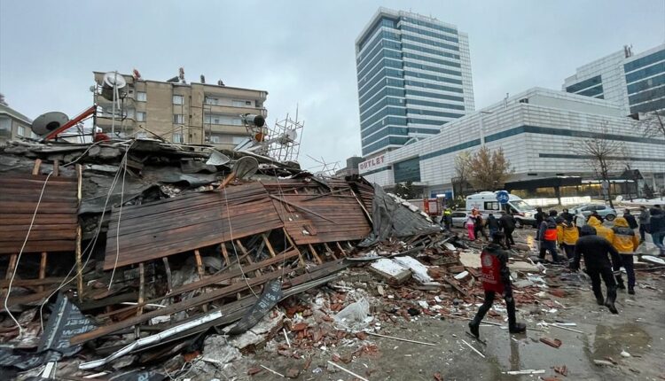 إحصائيات جديدة لضحايا وإصابات وأضرار زلزال تركيا