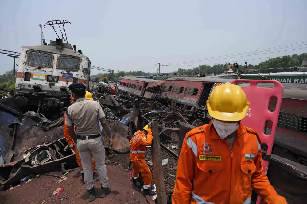كارثة حادث قطار في شرق الهند: أكثر من 280 قتيلا و900 مصابا