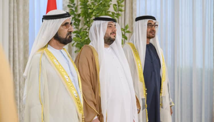 أول وزير للاستثمار يؤدي اليمين القانونية في الإمارات