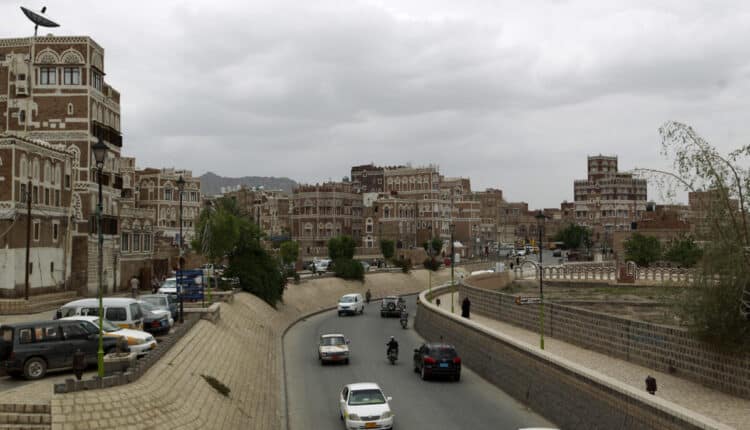 تحذيرات من اتفاقية استثمار لشركة إماراتية في قطاع الاتصالات اليمني