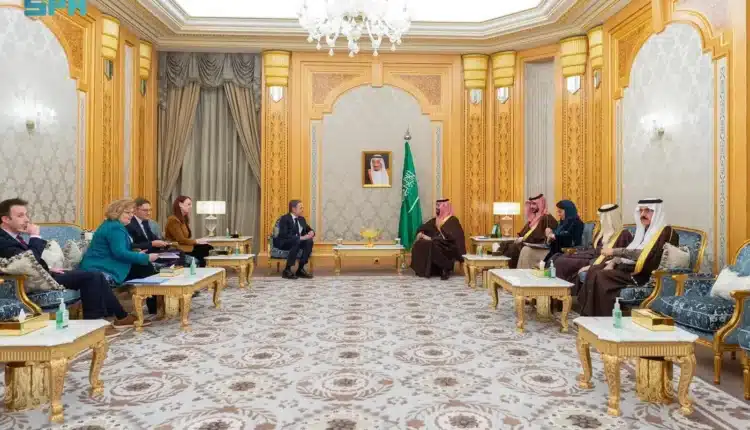 بلينكن يسعى لطمأنة قادة المنطقة بعدم الرغبة في تصعيد التوتر الإقليمي