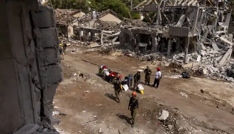 إيران تضرب إسرائيل قبل سريان وقف إطلاق النار الذي توسط فيه ترامب