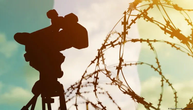 القيود على الحريات في الخليج