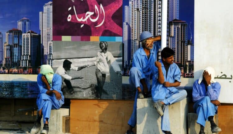 العمال المهاجرين في الخليج