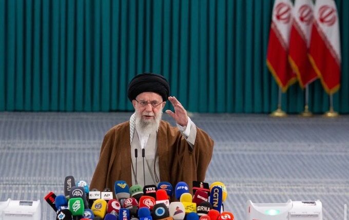 المرشد الإيراني