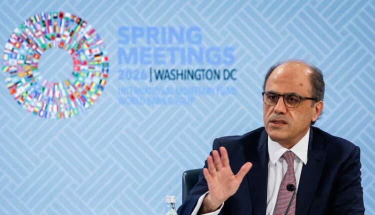 جهاد أزعور، المدير الإقليمي في صندوق النقد