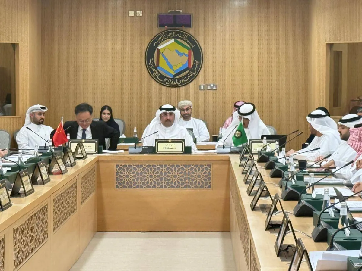 اجتماع خليجي - صيني في الرياض يبحث أمن الممرات البحرية وإعادة فتح مضيق هرمز