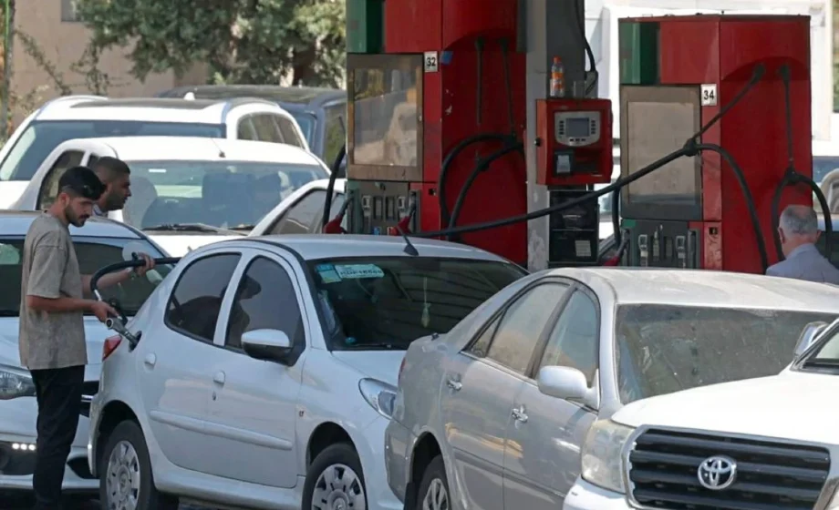 طوابير أمام محطات الوقود في إيران بعد إعلان العقوبات الأمريكية