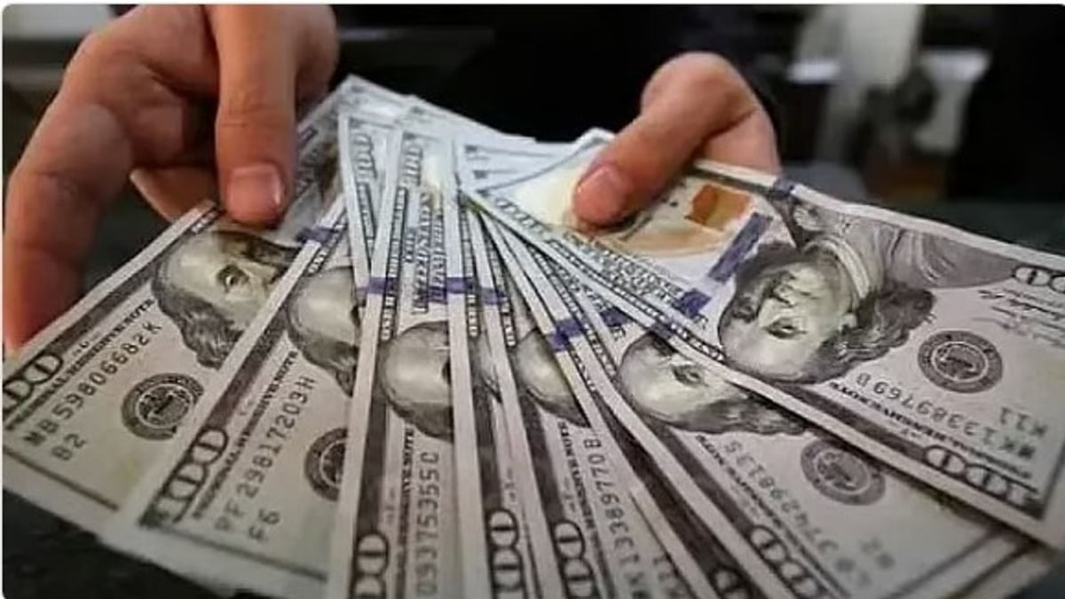 الدولار الأمريكي قرب أدنى مستوياته في أشهر واليورو يتجاوز 1.16