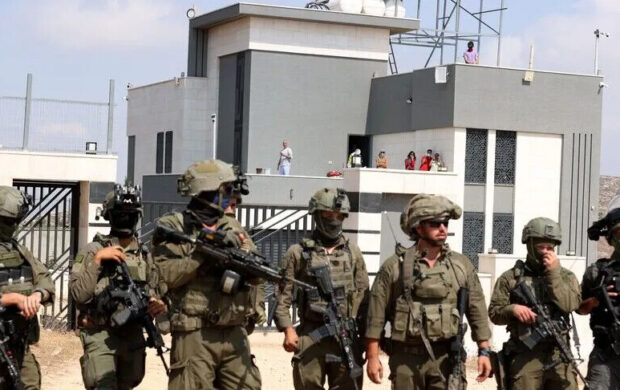 لليوم العاشر.. مستوطنون إسرائيليون يحاصرون 3 منازل فلسطينية في قصرة جنوب نابلس