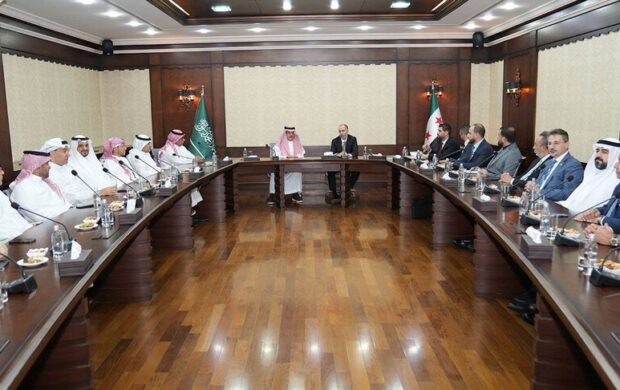 تعزيز التعاون اللوجستي والاستثماري بين دمشق والرياض في اجتماعات بدمشق