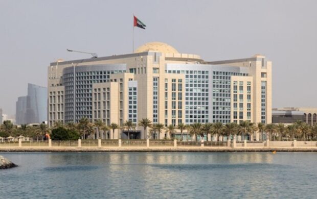 الإمارات تدين استهداف سفينة تابعة لأدنوك في مضيق هرمز وتعتبره انتهاكاً صارخاً لحرية الملاحة