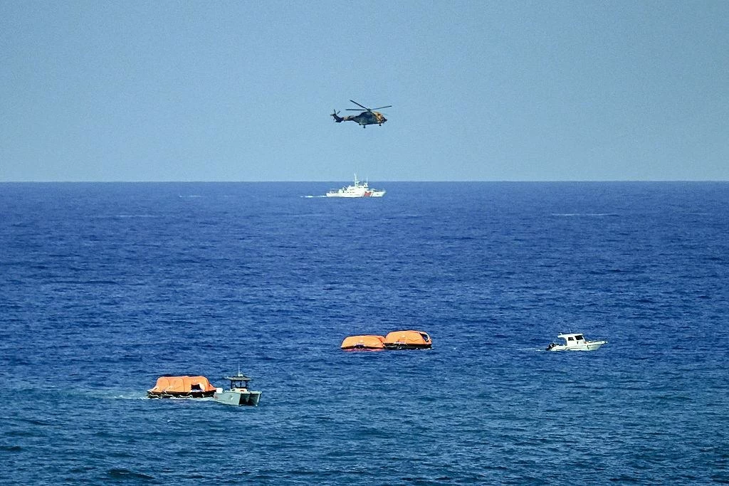 ارتفاع حصيلة ضحايا انقلاب عبارة قبالة قبرص إلى 13 قتيلاً مع استمرار عمليات البحث عن 15 مفقوداً