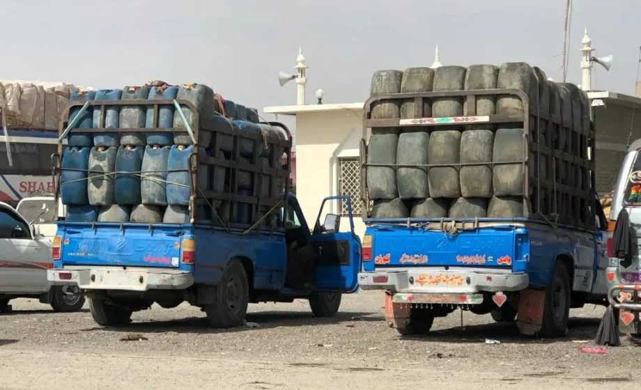 انفجار أبخرة بنزين بيزد يقتل 4 ويكشف أزمة الطاقة في إيران