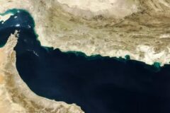 الحرس الثوري الإيراني يستهدف ناقلة نفط توجوية بزعم عبورها غير القانوني لمضيق هرمز