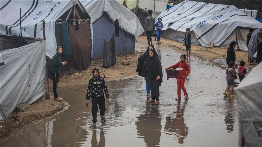 غزة: 60% من خيام النازحين متهالكة والحكومة تحذر من كارثة إنسانية