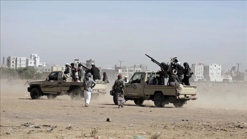القوات اليمنية تعلن أسر قيادي حوثي بارز وتنفيذ غارات جوية في تعز