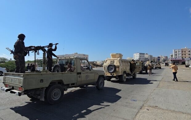 القوات اليمنية تعلن السيطرة الكاملة على جبل قرفان الاستراتيجي في تعز