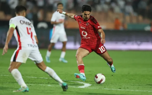 الأهلي يتصدر مؤقتاً بعد فوز كاسح على الزمالك في ديربي القاهرة
