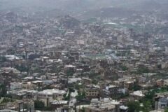 تعز تحذر من حصار خانق يهدد حياة 6 ملايين نسمة