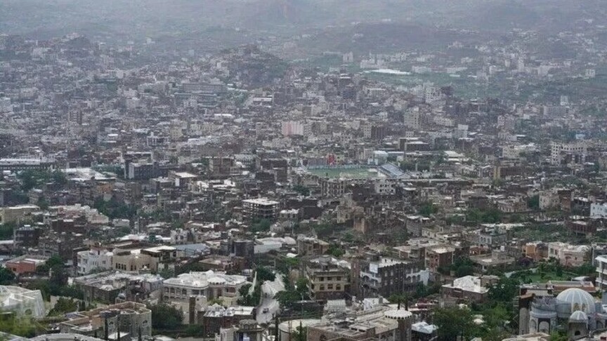 تعز تحذر من حصار خانق يهدد حياة 6 ملايين نسمة